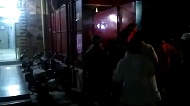Karachi : Fire Breaks Out At Hot N Spicy North Nazimabad Due To Cylinder Blast | Just Updates