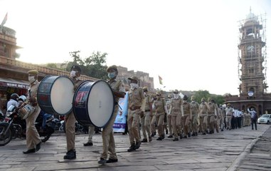 कोरोना से बचाव की अपील के लिए पुलिस ने किया ऐसा पैदल मार्च