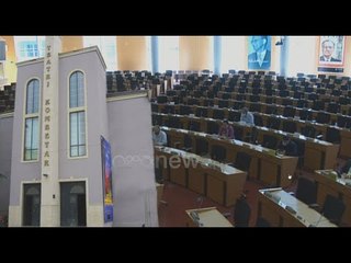 Ora News - Paralajmërimi i PE: Hetoni dhunën në teatër