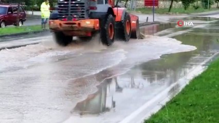 Nallıhan'da caddeler göle döndü