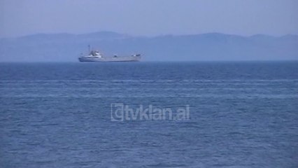 "La Vikinga" nis lundrimin e saj te pare drejt Malit te Zi (23 Qershor 2000)