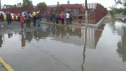 Tras fuerte lluvia mañanera, se inundan casas en distintos puntos de Ecatepec