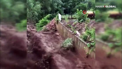 Bursa'daki sel felaketinin yeni görüntüleri ortaya çıktı... Dağın içinden adeta dere fışkırdı!