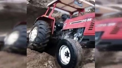 (Özel) Sel suları traktörü böyle yuttu