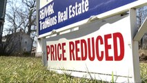 U.S. home resales slump to 9-1/2 year low
