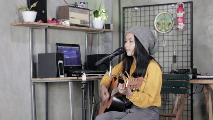 Nida Havia -  Surat Cinta Untuk Starla (COVER)