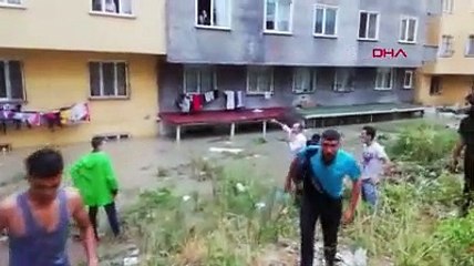 İstanbul'da şiddetli yağmur: Esenyurt'ta  binaları su bastı