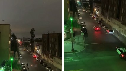 Ce gars choisit le pire moment pour envoyer un feu d’artifice en plein centre-ville