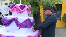Uruguay: human cake entertains outside birthdays amid pandemic