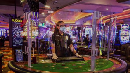 Gamblers in Nevada Will Now Have to Wear Masks at Table Games That Don’t Have a Barrier