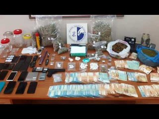 Top News - 8 Grekë dhe 6 Shqiptarë/ Shkatërrohet banda e trafikantëve