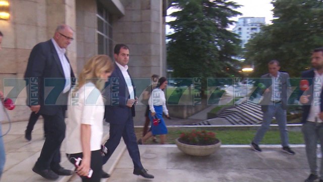 NESER MBLIDHET SERISH KESHILLI POLITIK - News, Lajme - Kanali 7