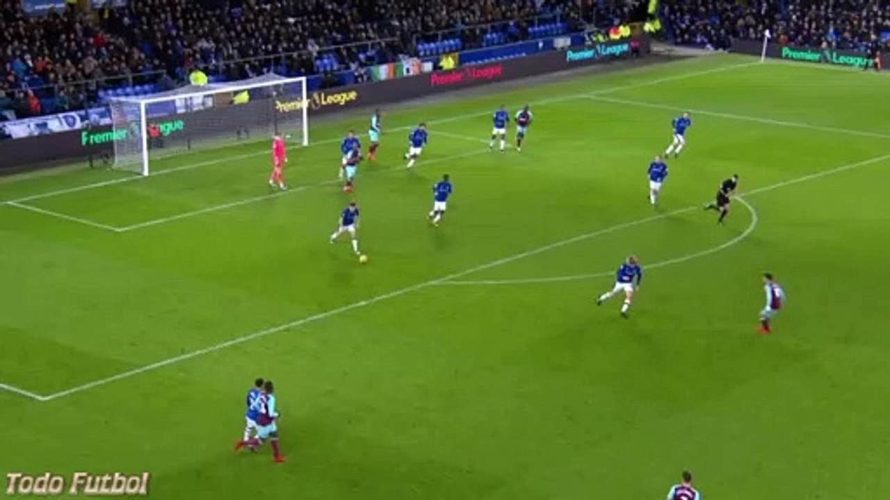 Golazo de Rooney con el Everton