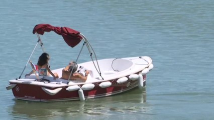 Top News - Ditët e para të verës/ Parizienët shijojnë diellin