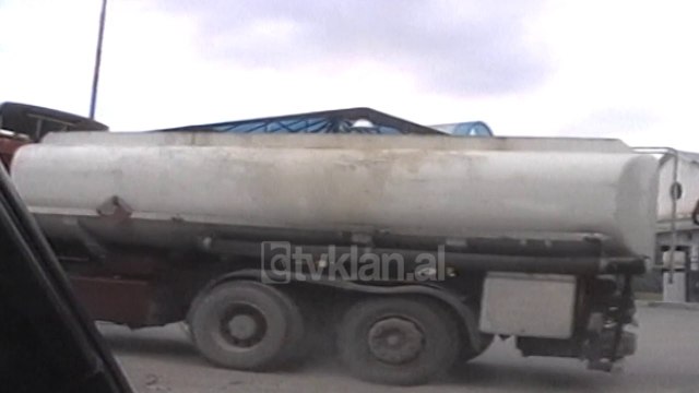 PD denoncon gjendjen e veshtire ne sektorin e naftes - (26 Qershor 2000)