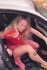 La galanterie n'est pas morte, la preuve