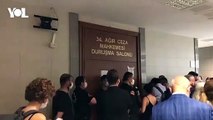 Tutuklu gazetecilerin getirileceği mahkeme önünde bekleyiş sürüyor