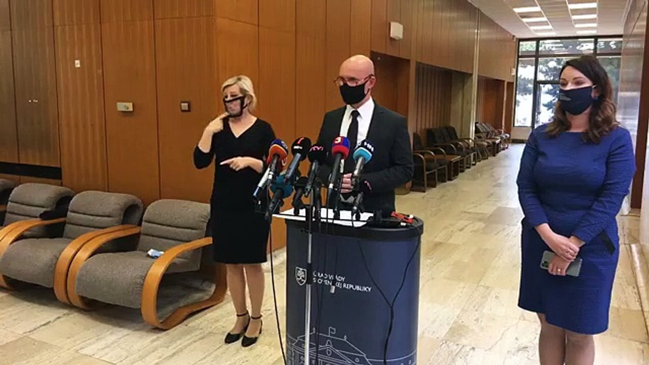 ZÁZNAM: Brífing ministra školstva, vedy, výskumu a športu B. Gröhlinga