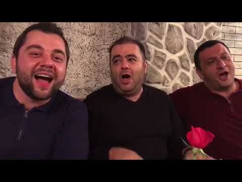 Bu Şəhərdə Londonda restoranda dincəlir