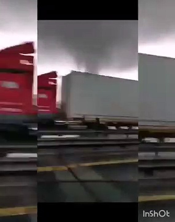 İstanbulda Hortum _ Dolu Fırtına Ve Sel İstanbul S(480P)