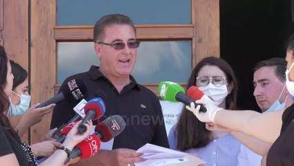 Ora News - Studentët e ekonomikut mbeten pa diploma, fakulteti dërgon 11 numra matrikullimi më shumë