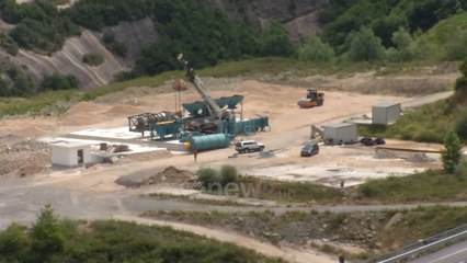 Ora News - Zbulohet në Krrabë fabrika e bitumit të ''Veliajt''