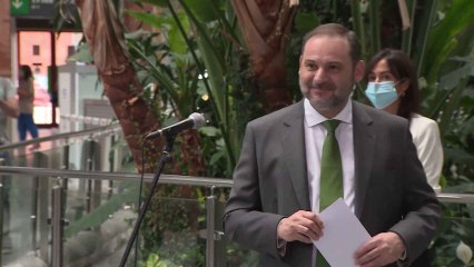 Comerciantes protestan ante Ábalos en Atocha