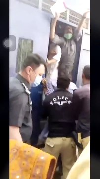 Quetta : Baluchistan Government Arrested Female Balovh & Pashtun Students Who Were Protesting Against Unfair Policies Of HEC Regarding Online Classes | Just Updates (2)