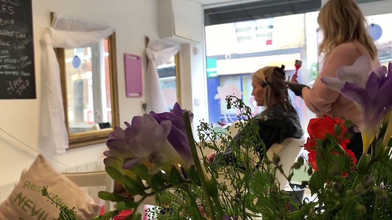 Hairdressers to reopen! video Dailymotion