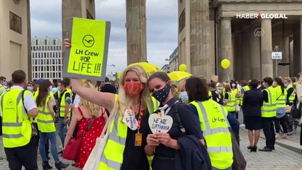 Lufthansa çalışanları sokağa indi