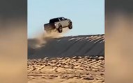 Ce pilote de 4x4 prend une dune à toute vitesse et fait un saut incroyable