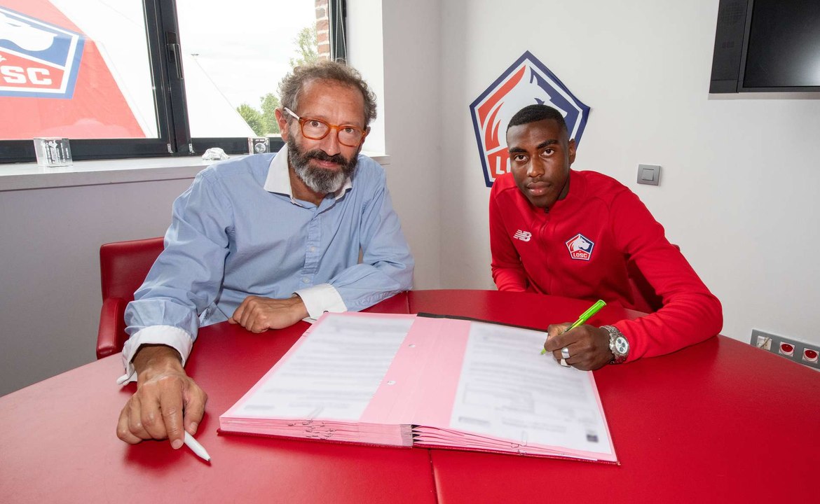 Lihadji : premiers mots, premiers pas, premier contrat pro !