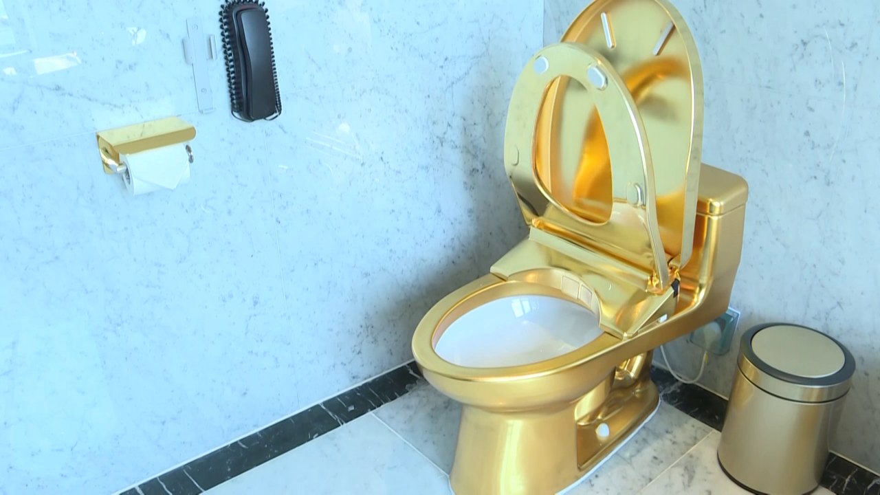 Fancy sitting on a golden toilet seat? video Dailymotion