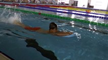 Yüzme sporcuları havuza indi
