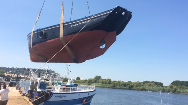 Remise à l’eau d’un bateau historique