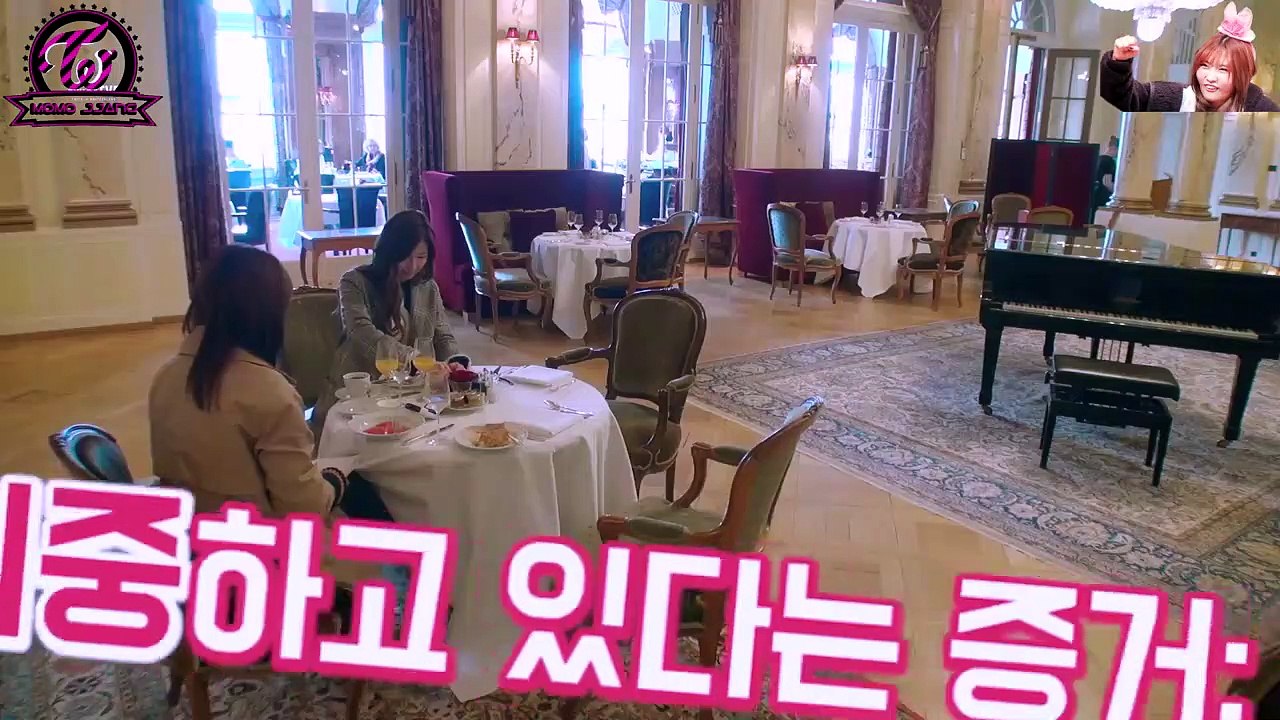 TWICE [트와이스] - [ENG SUB] - Momo and Sana Playing Around at Breakfast