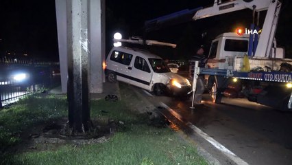 Kaza yapan sürücü aracını bırakarak kayıplara karıştı