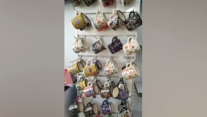 Van'da meydana gelen 5,4 büyüklüğündeki depremde avize ve bardaklar böyle sallandı