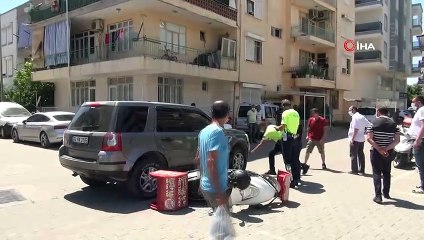 Manavgat’ta otomobille çarpışan motosikletli kurye yaralandı...O anlar kamerada