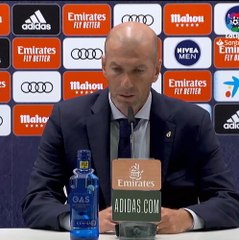 Zidane : "Sergio Ramos doit prendre sa retraite ici"