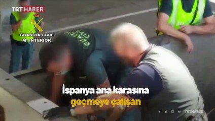 Düzensiz göçmenler metal hurda kamyonunda yakalandı