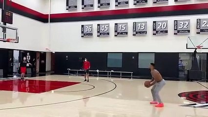 NBA - Damian Lillard hits deep 3s during practice