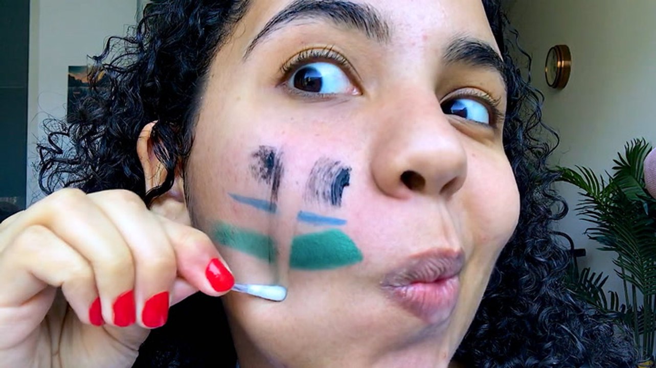 Almay made Q-tips that are filled with makeup remover - video Dailymotion