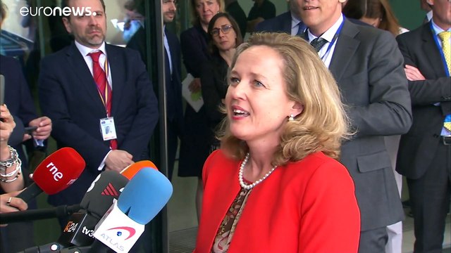 На пост главы Еврогруппы претендует испанка Кальвиньо