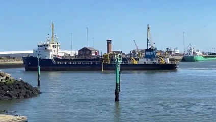 UKD Marlin gets to work in River Wear in Sunderland