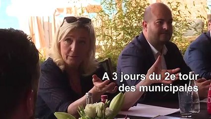 Marine Le Pen à Fréjus: Emmanuel Macron "se comporte comme un mauvais monarque"