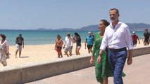 Los Reyes recorren Playa de Palma en su visita a la capital balear
