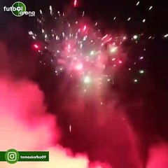 Slavia Prag taraftarı şampiyonluğu kutluyor