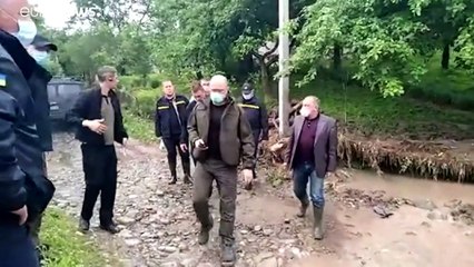 Télécharger la video: Alluvioni in Ucraina: almeno tre morti e centinaia di persone evacuate