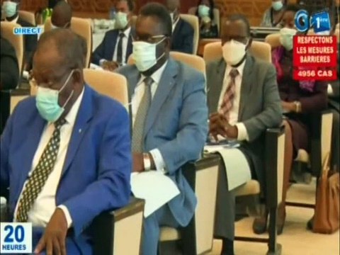 RTG/Audience du Premier Ministre avec les membres de la commission des lois du Senat